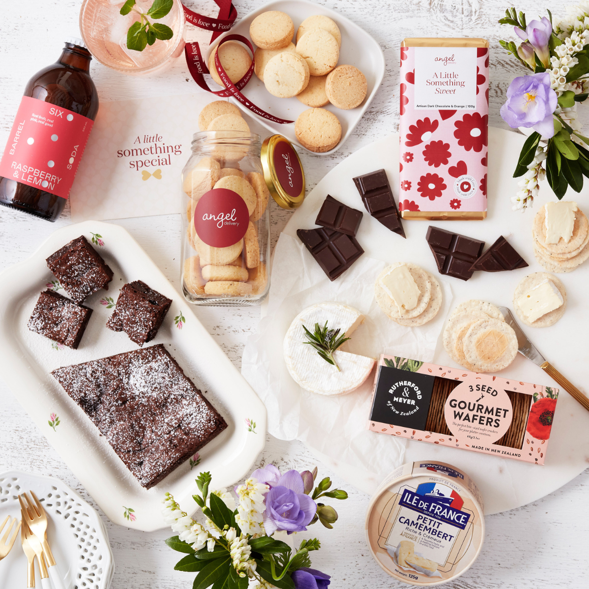 Cheeseboard Gift Box & Hamper - Online Gifts NZ - Easy NZ delivery
