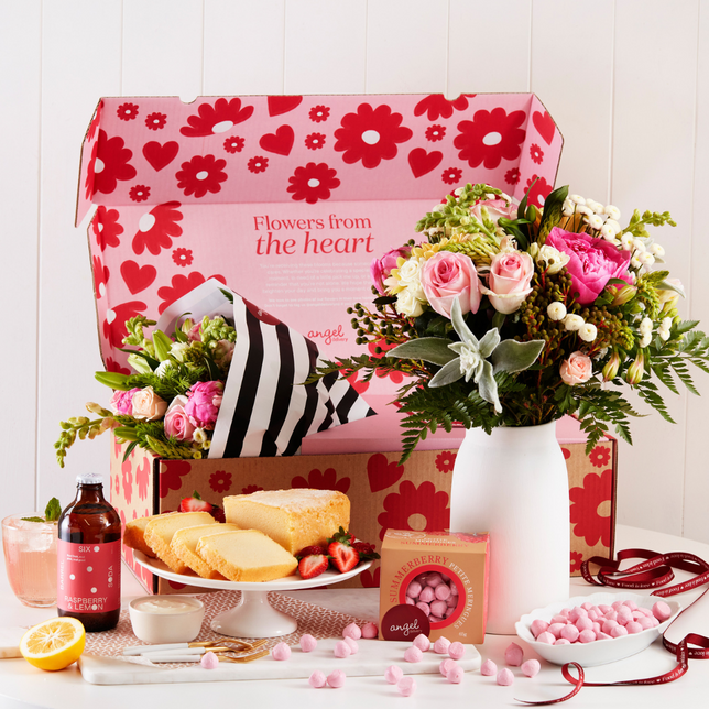 Summer Blooms & Treats Gift Box